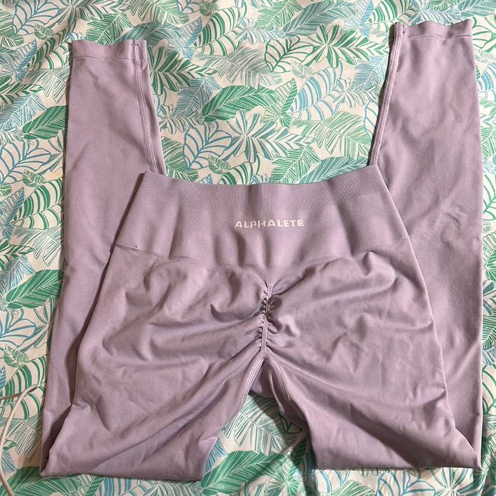 ALPHALETE Amplify leggings in Purple